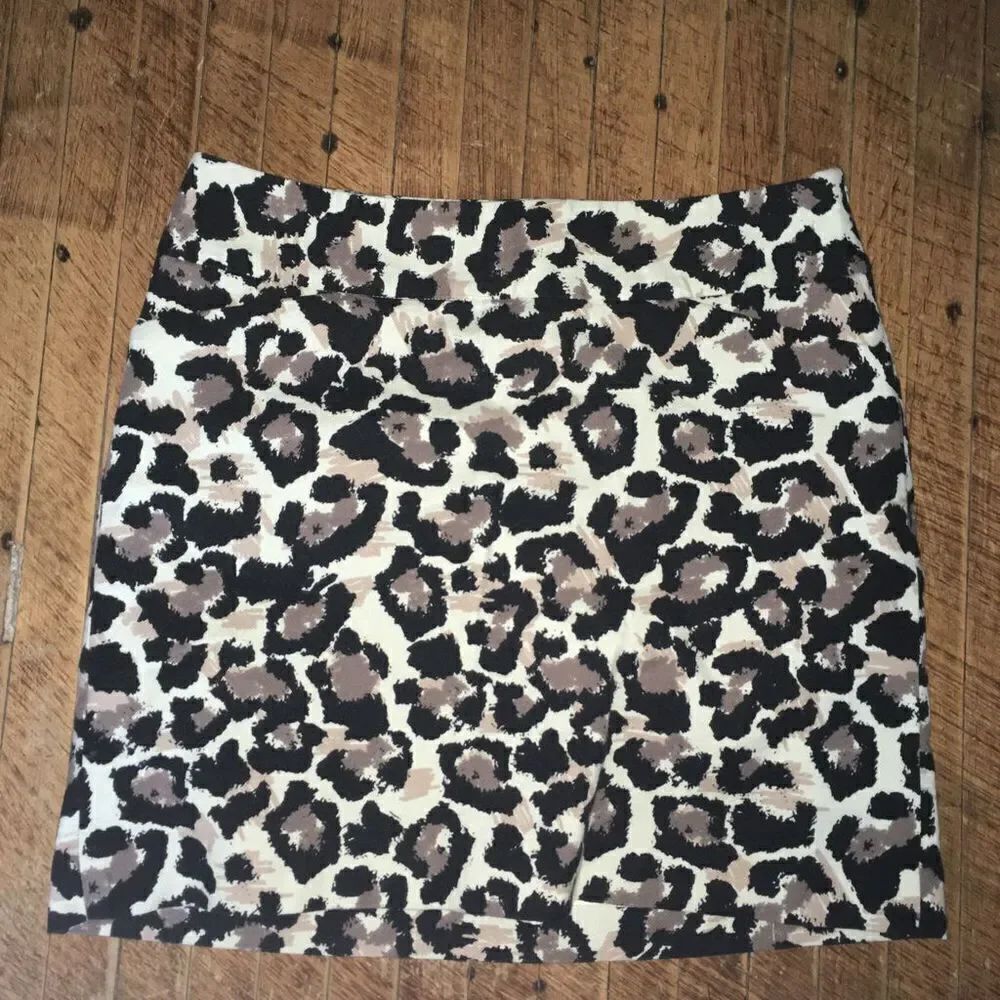 Loft leopard print size 6P business casual pencil skirt